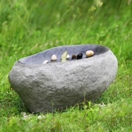 Dehner Gartenbrunnen Rock mit LED Beleuchtung, ca. 60 x 40 x 27.5 cm, Polyresin, grau