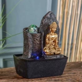 Zen'Light Buddha Brunnen Haka – Zimmerbrunnen Buddha Entspannung LED-Licht – Feng Shui Objekt – Glücksbringer Deko – Tischbrunnen – Geschlossene Schaltung – Braun und Gold – H 26 cm