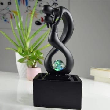 Zen'Light - Moderner Zimmerbrunnen Amor Schwarz mit Farbigem LED-Licht - Abnehmbare Skulptur - Zeitgenössische Innendekoration - Geschlossener Kreislauf mit Rotierender Kugel - 31x14x14cm