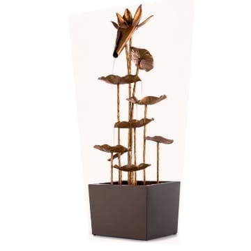 blumfeldt Golden Orchid Gartenbrunnen - stetiger Wasserumlauf mit Loopflow Concept, Pumpe mit 5 Watt, 7 kg, Schutzart: IPX8, Material: Zinkmetall, für drinnen und draußen, Messing-Optik