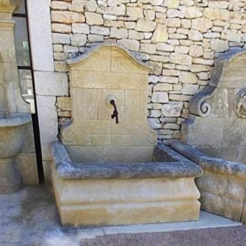 pompidu-living Wandbrunnen Nimes aus Sandstein H 141 Farbe grauantik